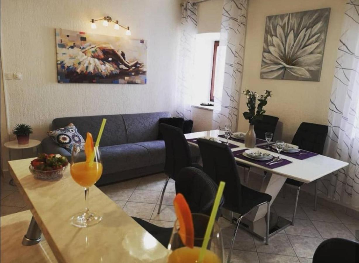 Holiday House Pasjak Sapjane Bagian luar foto